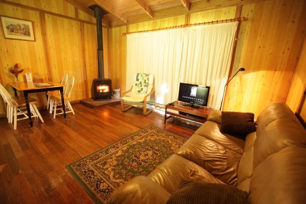 Hawke Brook Chalets Pemberton Exterior photo